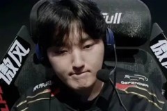 总决赛首发名单公布，TES更换替补辅助引猜测