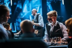 G2与RNG技术故障：游戏客户端崩溃与服务器网络波动触发赛事手册重赛条款，彰显电子竞技赛事公平性